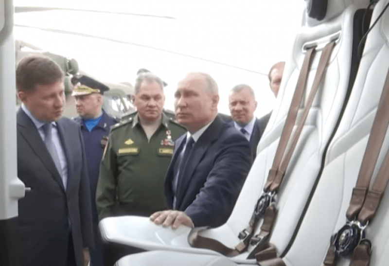 Прилетів на вертольоті, катався на машині: в Кремлі видали хохму про візит Путіна в Україну