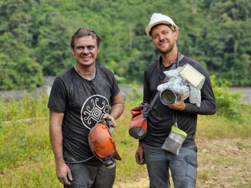 Світ навиворіт: Дмитро Комаров стане шахтарем у смарагдовій копальні Колумбії