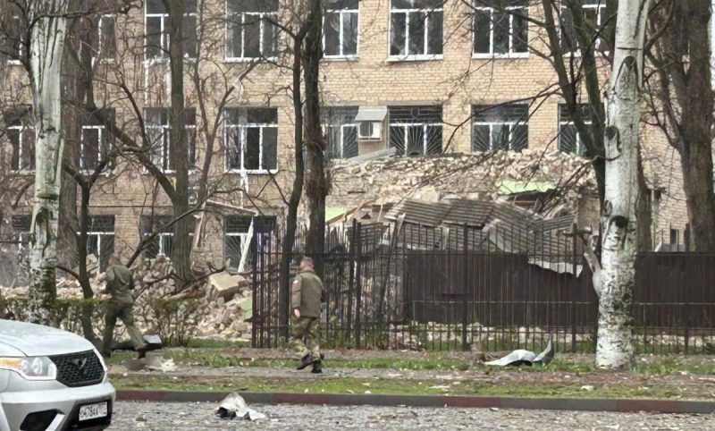 Взрывы у казарм оккупантов: в Мариуполе и Мелитополе мощная "бавовна"