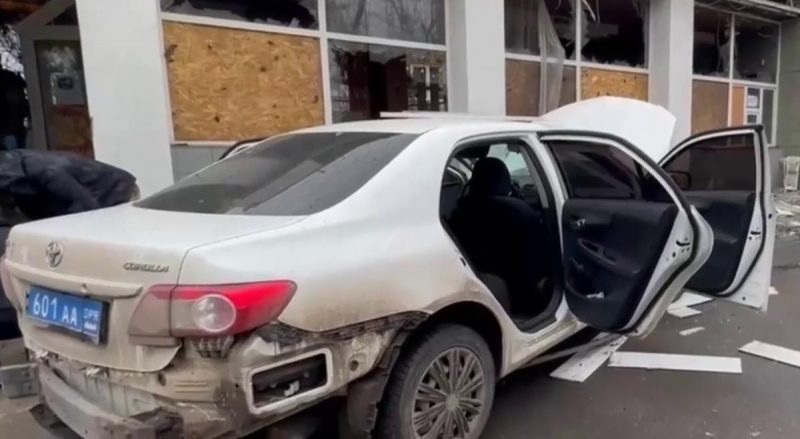 Окупанти в паніці: партизани підірвали авто з топполіцаєм захопленого РФ Маріуполя
