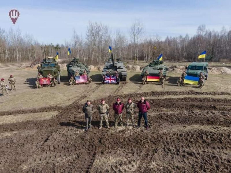 Боевые машины Challenger 2, Stryker, Cougar и Marder на балансе ВСУ: опубликованы первые кадры