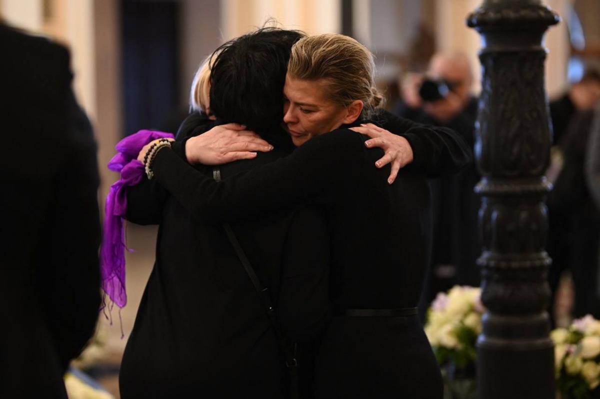 Прощання з Альбіною Дерюгіною Прощання з Альбіною Дерюгіною