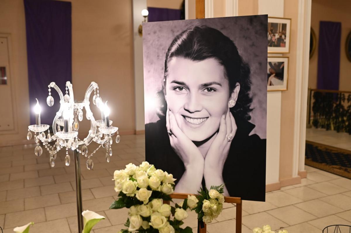 Прощання з Альбіною Дерюгіною Прощання з Альбіною Дерюгіною