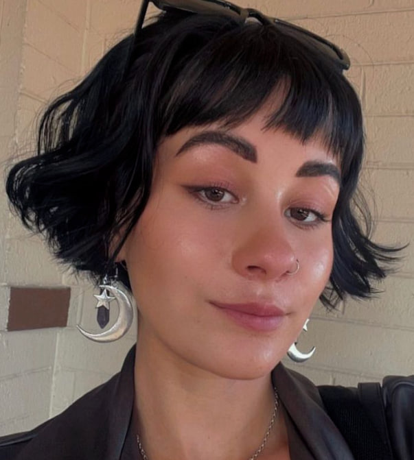 Жіночі короткі стрижки 2023