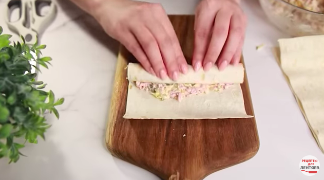 Як робити трубочку з лаваша