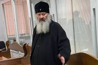 Обирали запобіжний захід: пропутінському митрополиту Павлу в суді різко стало погано