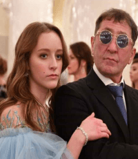 Блеет, еле попадая в ноты: путинист Лепс пытается сделать из своей беcталанной дочери звезду