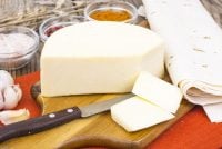 Сир сулугуні: не тільки смачний, а й потужний захисник серця і імунітету