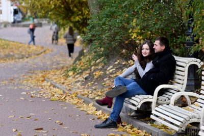 Как мужчина проявляет внимание к женщине - знаки -Главред