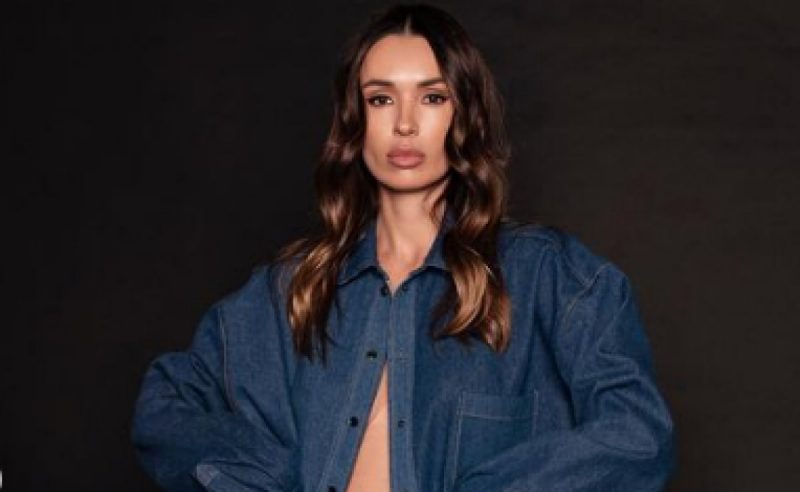 "Российская" невестка Ющенко похвасталась стройными ножками в мини на роскошном отдыхе