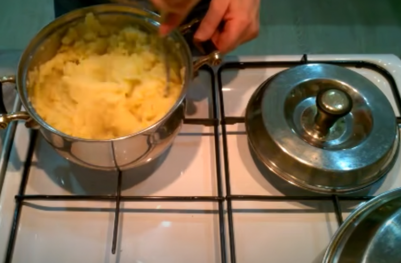 "Это отвратительно": мужчина придумал замену молоку в пюре, но нарвался на жесткую критику