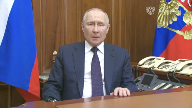 Онімів язик і погіршився зір: до Путіна терміново викликали медиків - росЗМІ