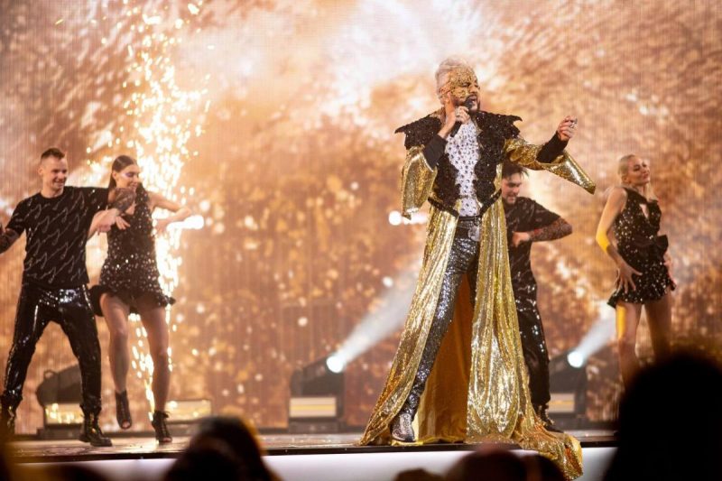 "Я очманів": Кіркорова в церкві змусили драїти підлогу зі шваброю