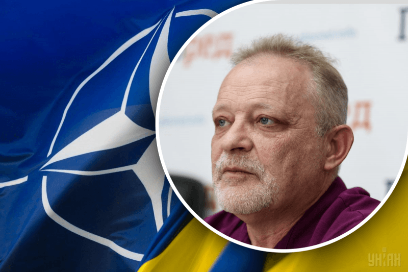 "Открыли дверь, но держат на пороге": политолог оценил перспективу вступления Украины в НАТО