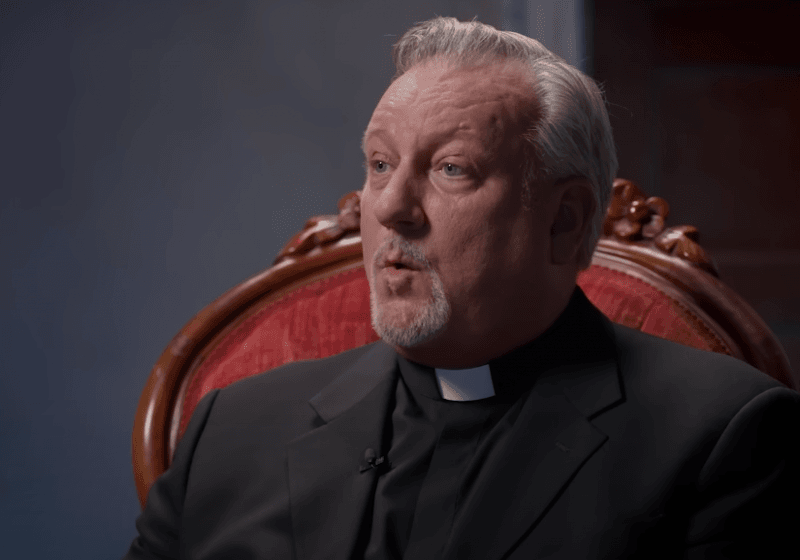 "Черниця повзла по стіні як білка": екзорцист розповів про свій найстрашніший обряд