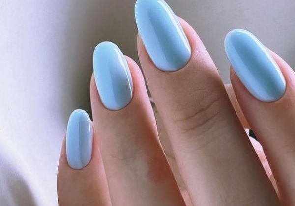 Гарний блакитний манікюр 2023 Гарний блакитний манікюр 2023