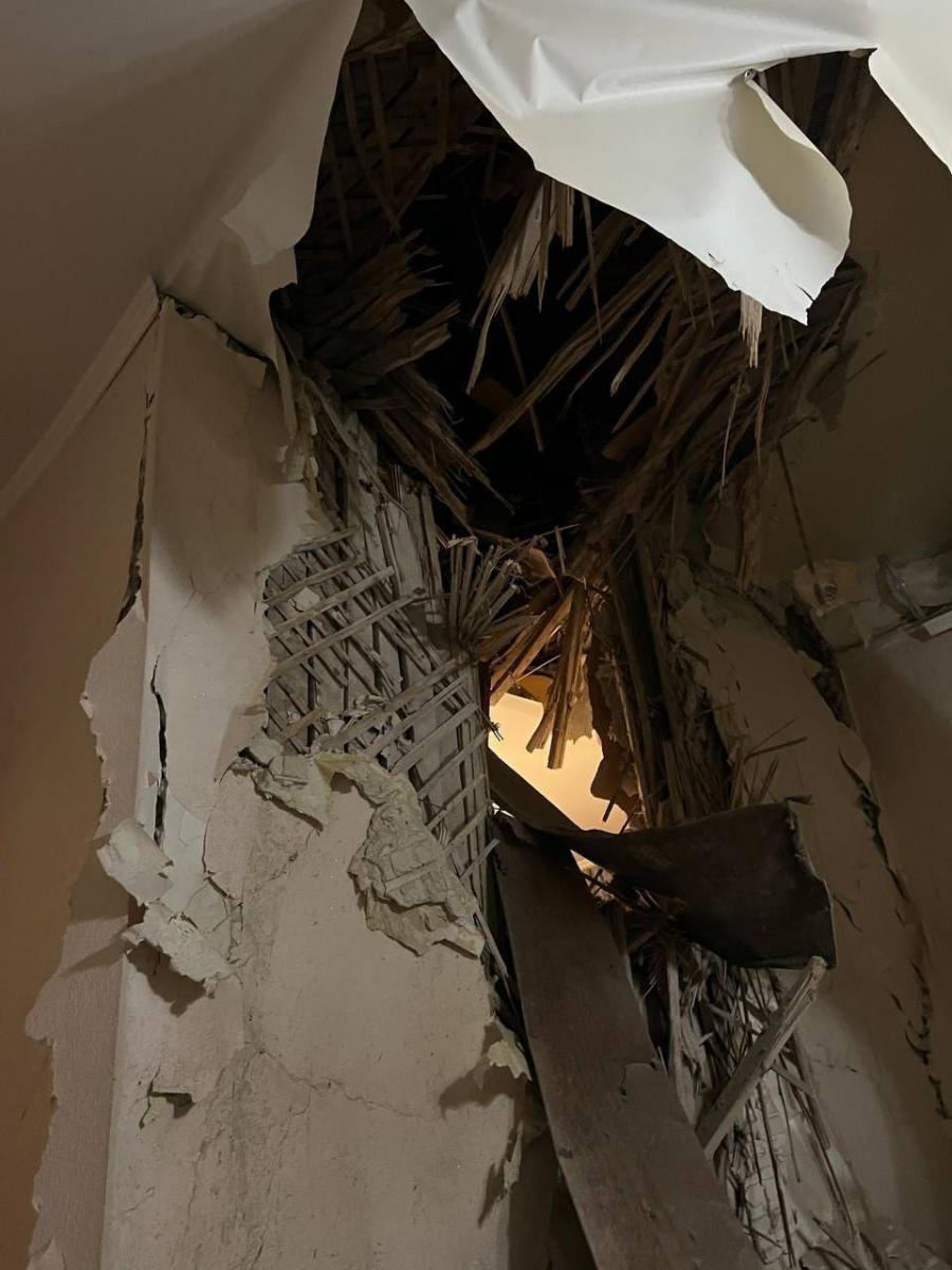 Наслідки попадання бойової частини ракети у будинок в Дніпрі Наслідки попадання бойової частини ракети у будинок в Дніпрі