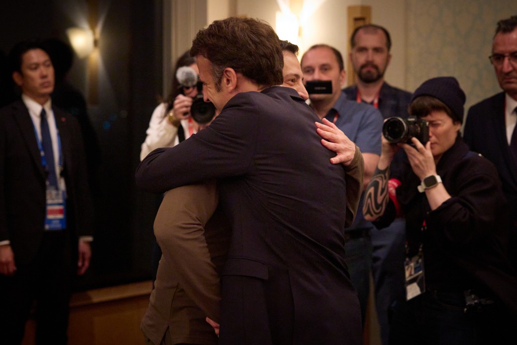 Зеленський прилетів до Японії на саміт 'Великої сімки': фоторепортаж