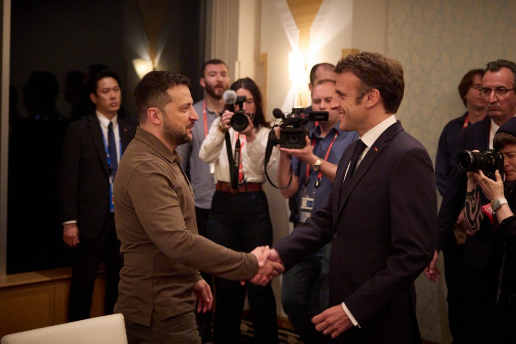 Зеленський прилетів до Японії на саміт 'Великої сімки': фоторепортаж