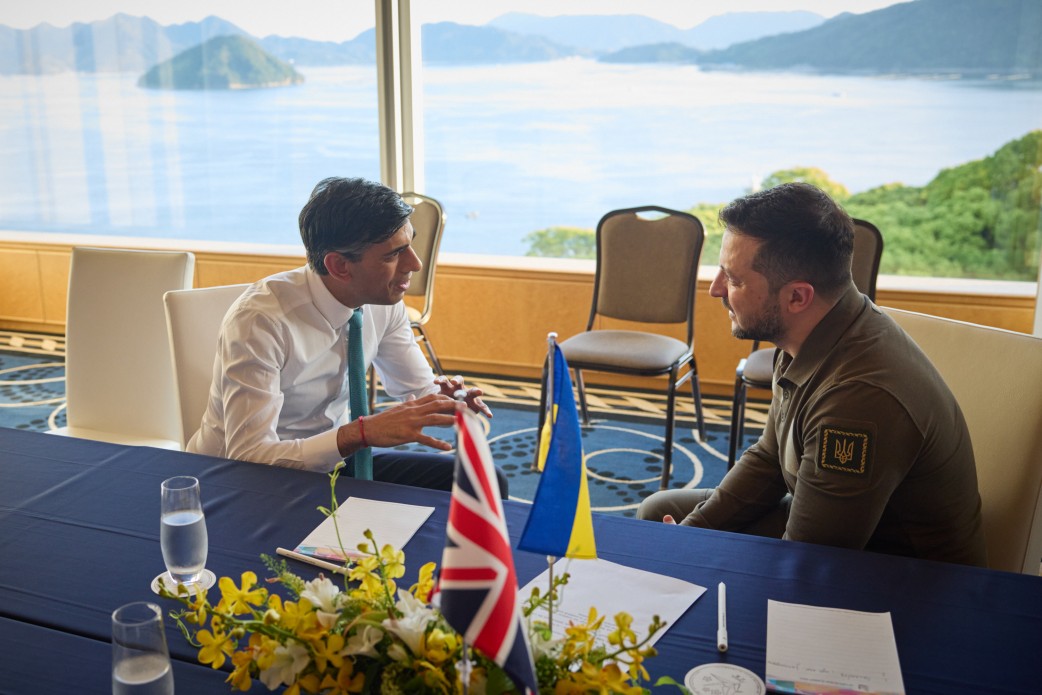 Зеленський прилетів до Японії на саміт 'Великої сімки': фоторепортаж