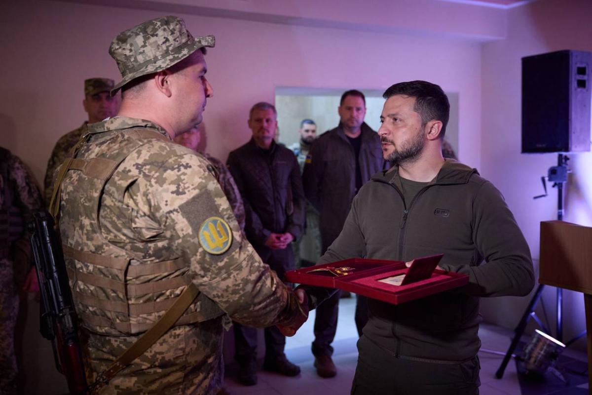 Зеленський приїхав на фронт