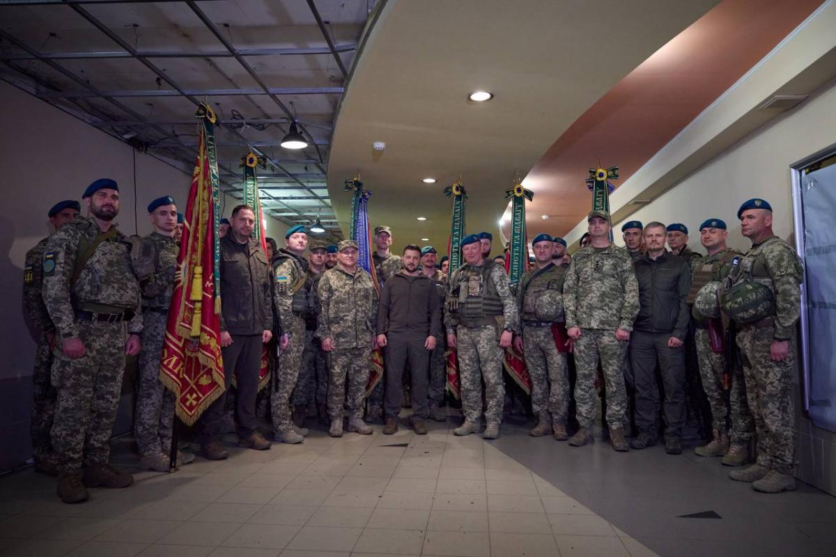 Зеленський приїхав на фронт