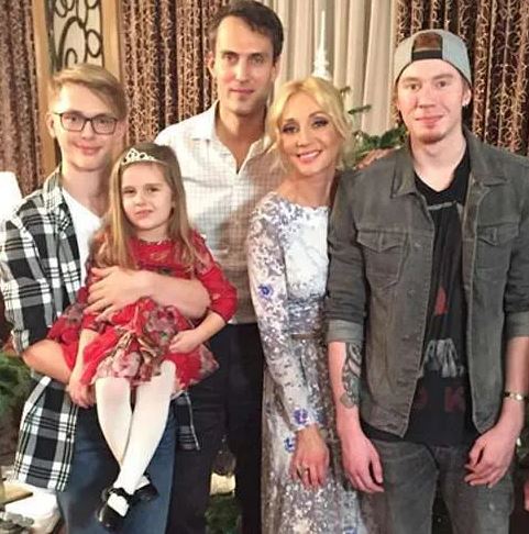 Орбакайте, семья