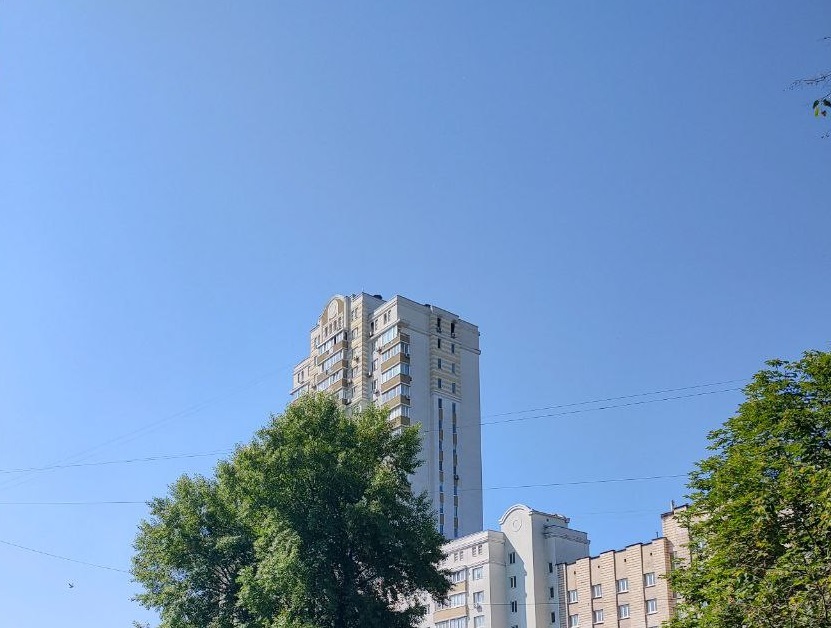 Удар дрона по багатоповерхівці у Києві Удар дрона по багатоповерхівці у Києві