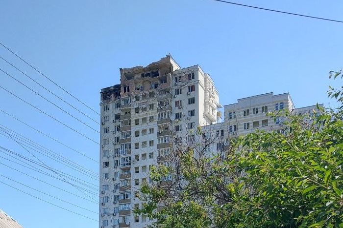 Удар дрона по багатоповерхівці у Києві Удар дрона по багатоповерхівці у Києві