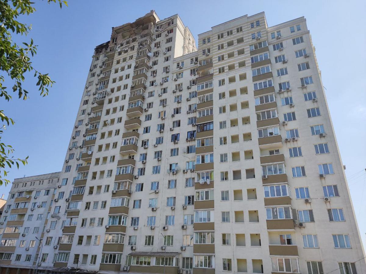 Удар дрона по багатоповерхівці у Києві Удар дрона по багатоповерхівці у Києві
