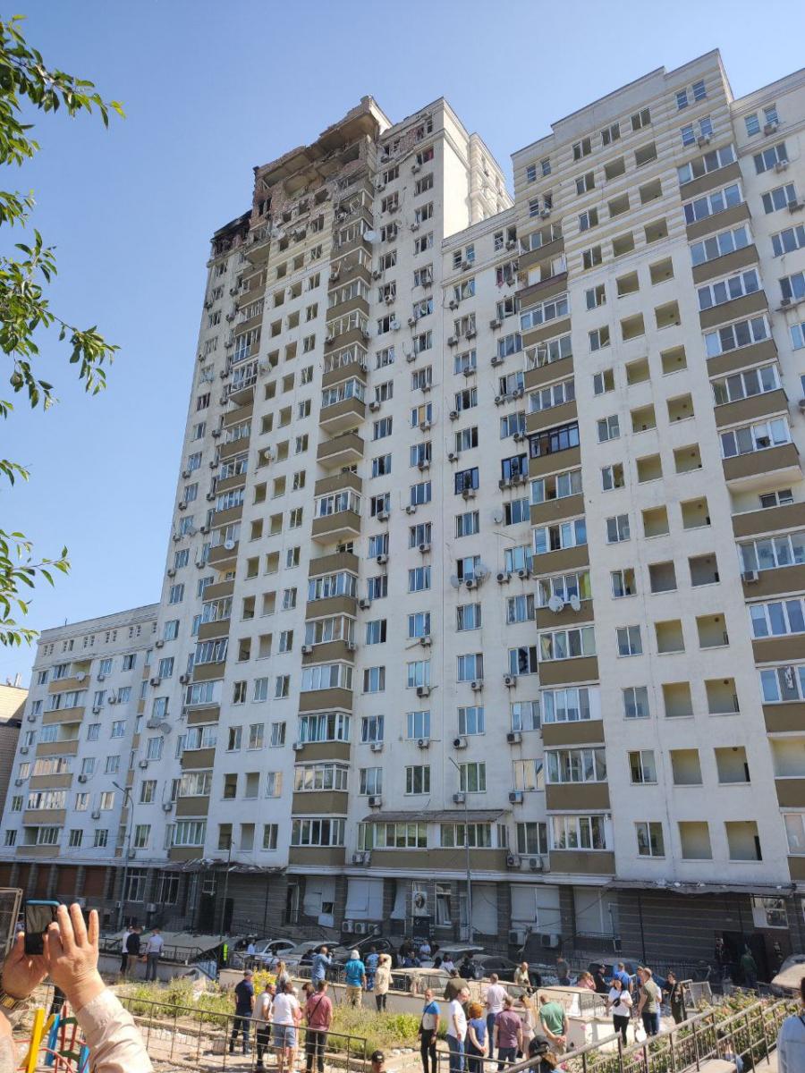 Удар дрона по багатоповерхівці у Києві Удар дрона по багатоповерхівці у Києві