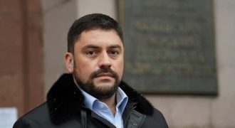 "Слуги народа" не могут опровергнуть бегство их скандального однопартийца Трубицына за границу