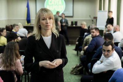Вместе победим! Глава партии "Слуга народа" поздравила Зеленского с годовщиной инаугурации