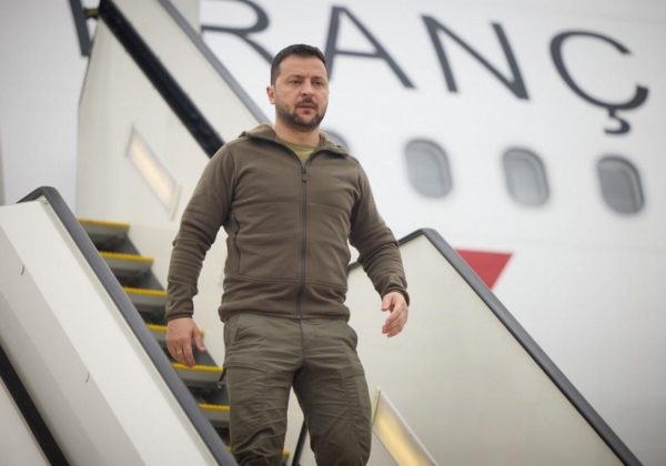 Зеленський прилетів до Японії на саміт "Великої сімки": фоторепортаж