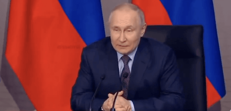 "Це звичайний старий дід": у Мережі іронізують над Путіним, який потрапив у словесний конфуз