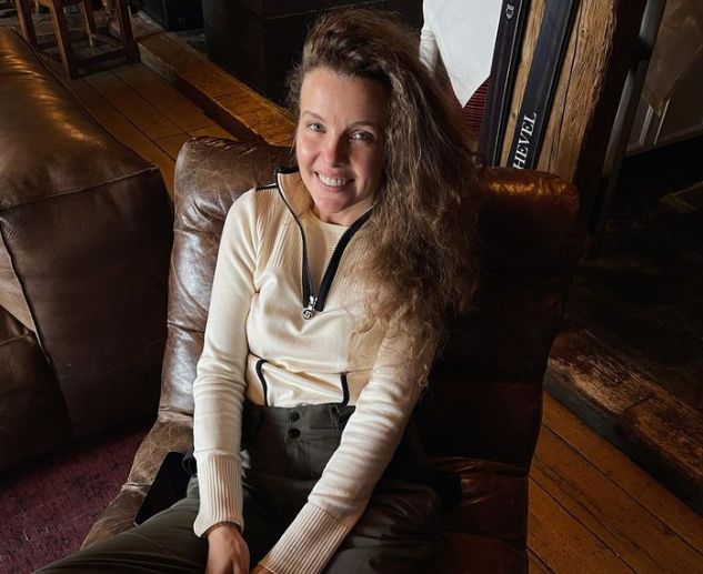 Мас порнографияны көріп, ұйықтап кетіңіз