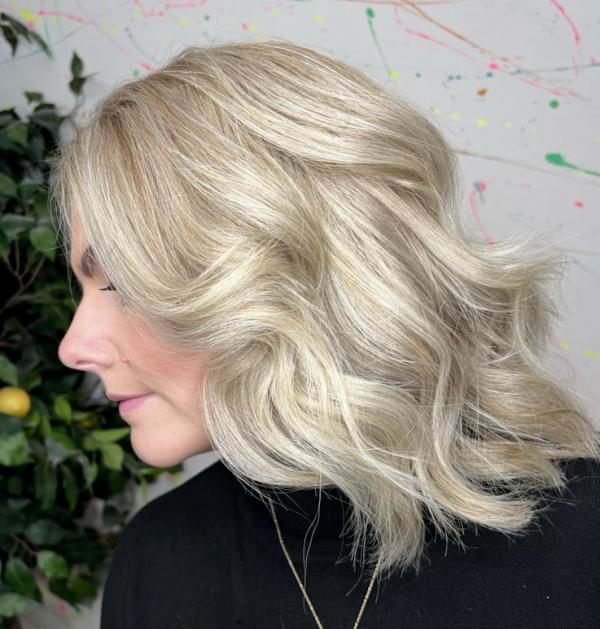 Як пофарбувати волосся після 45 років, щоб влітку виглядати молодо та модно Як пофарбувати волосся після 45 років, щоб влітку виглядати молодо та модно