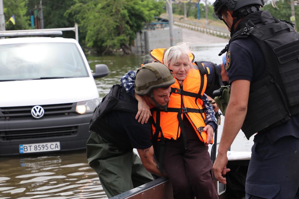 Ситуація із підтопленням у Херсонській області Ситуація із підтопленням у Херсонській області