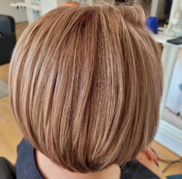 Який колір волосся омолоджує після 60 років: 6 типів фарбування, що все псують