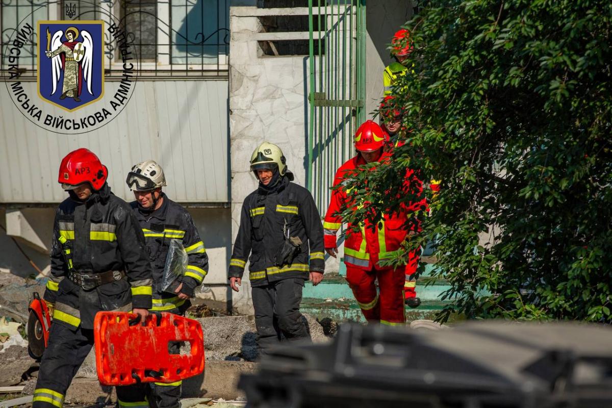 Вибух у багатоповерхівці у Києві Вибух у багатоповерхівці у Києві