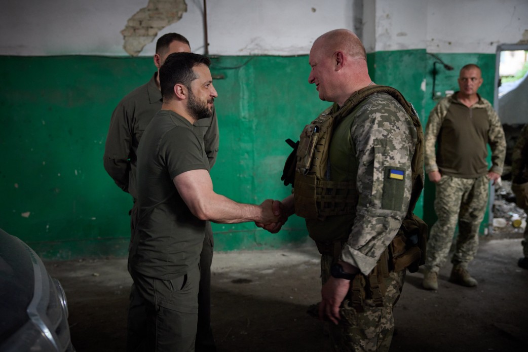 Президент України відвідав підрозділи ЗСУ Президент України відвідав підрозділи ЗСУ