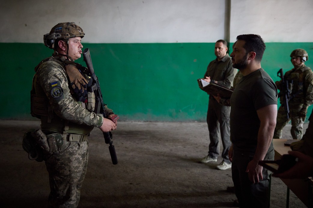 Президент України відвідав підрозділи ЗСУ Президент України відвідав підрозділи ЗСУ