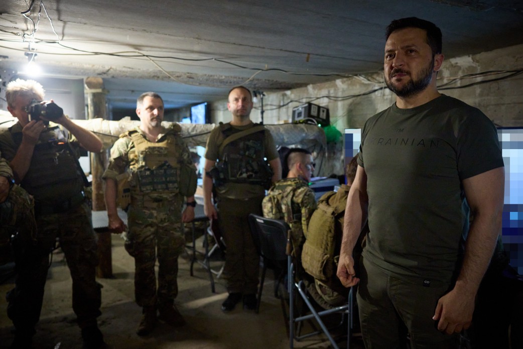 Президент України відвідав підрозділи ЗСУ Президент України відвідав підрозділи ЗСУ