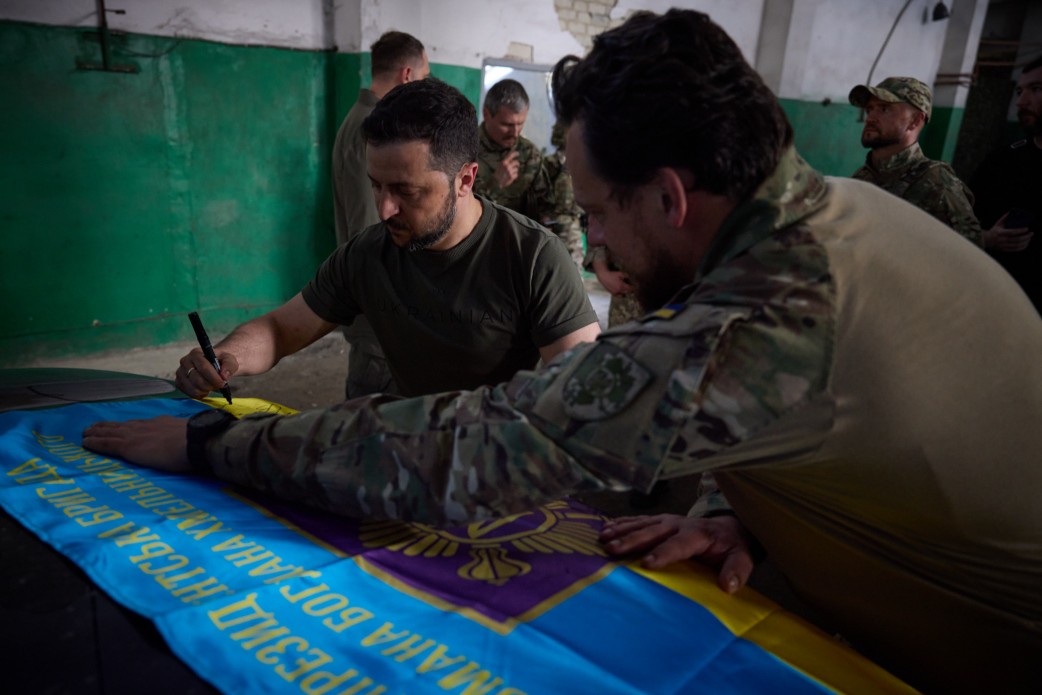 Президент України відвідав підрозділи ЗСУ Президент України відвідав підрозділи ЗСУ