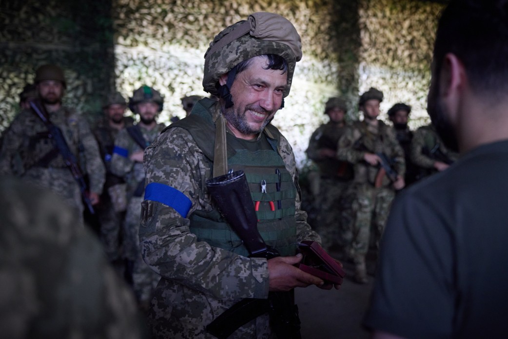 Президент України відвідав підрозділи ЗСУ Президент України відвідав підрозділи ЗСУ