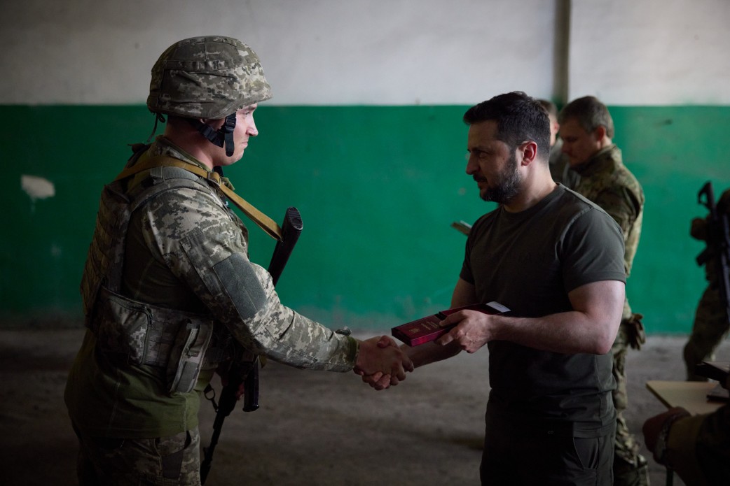 Президент України відвідав підрозділи ЗСУ Президент України відвідав підрозділи ЗСУ