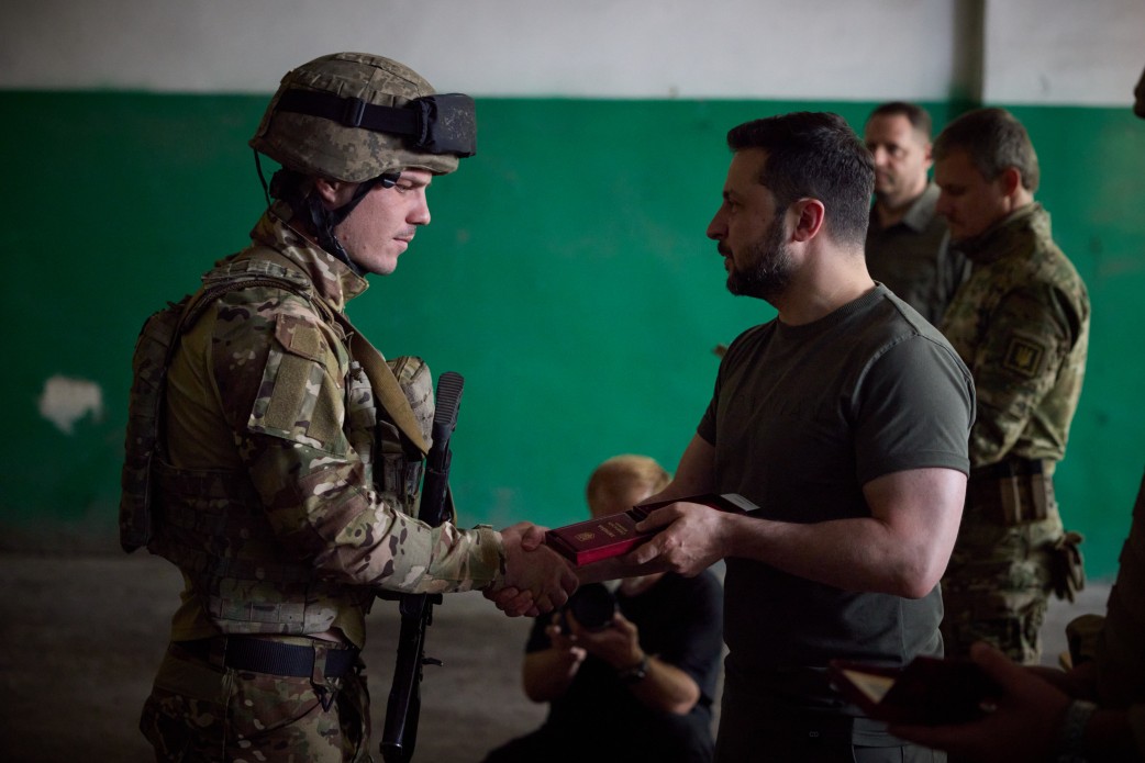 Президент України відвідав підрозділи ЗСУ Президент України відвідав підрозділи ЗСУ