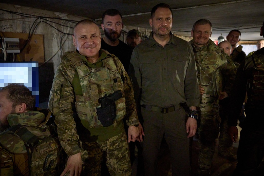 Президент України відвідав підрозділи ЗСУ Президент України відвідав підрозділи ЗСУ