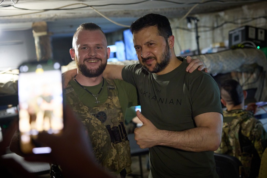 Президент України відвідав підрозділи ЗСУ Президент України відвідав підрозділи ЗСУ