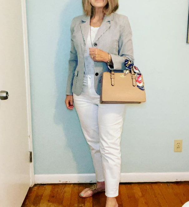 Базовий гардероб жінки за 60